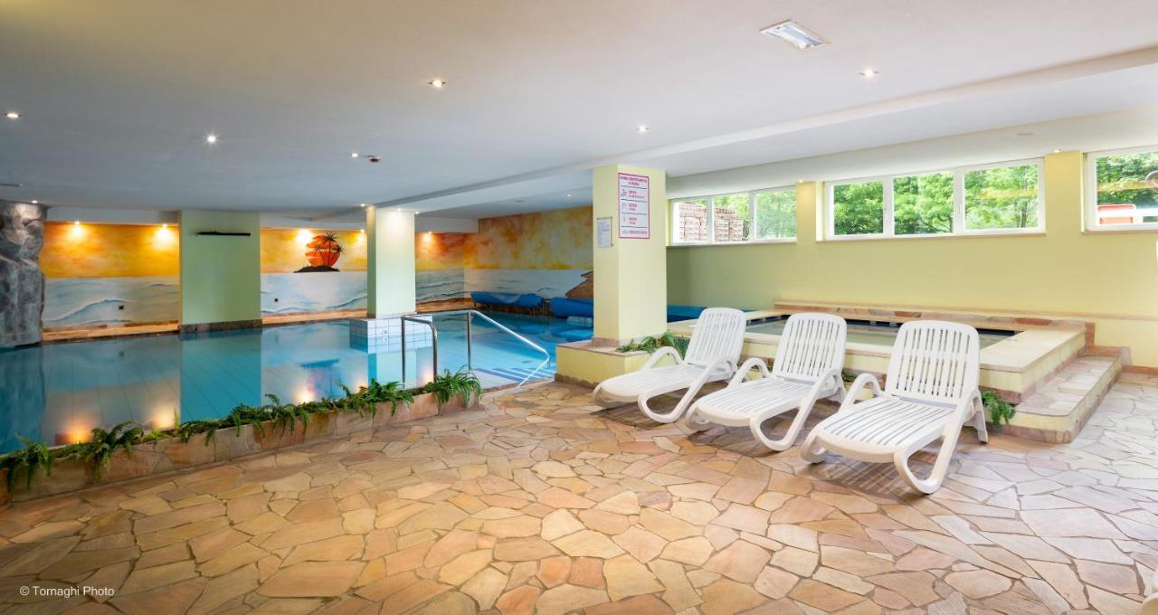 Hotel Alpen Andalo Bagian luar foto