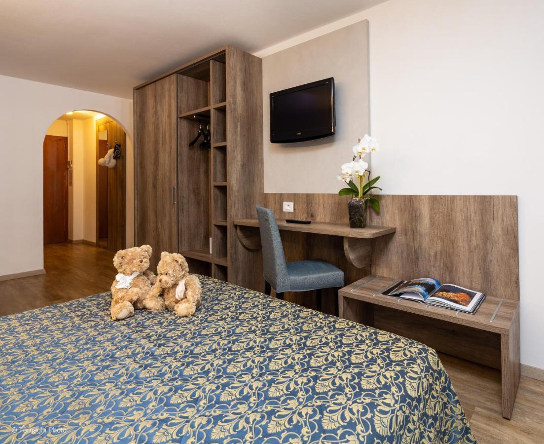 Hotel Alpen Andalo Bagian luar foto