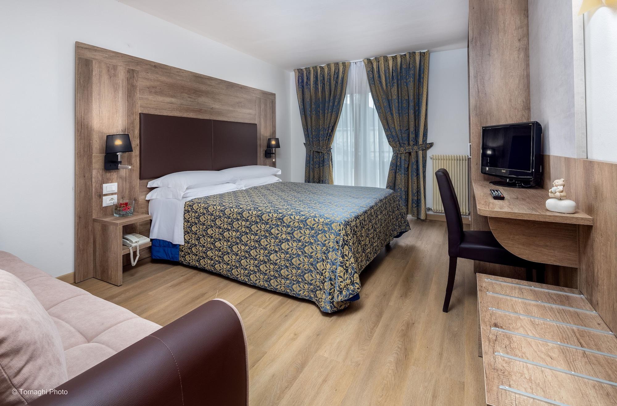 Hotel Alpen Andalo Bagian luar foto